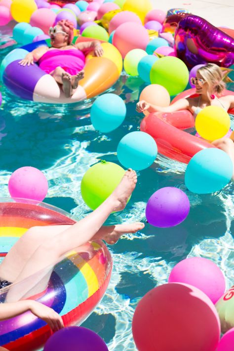 An Epic Rainbow Balloon Pool Party | studiodiy.com 90s Pool Party, Rainbow Bachelorette Party, Pool Party Diy, Pool Party Themes, Pool Party Kids, 90s Fashion Outfits Hip Hop Party, Pool Party Decorations, Pool Birthday, Party Photoshoot