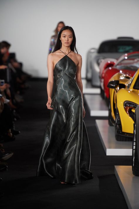 Satin Gowns, Satin Fashion, Outfit Look, Satin Dresses, Runway Fashion, Strapless Dress Formal, Dress To Impress, High Fashion, Formal Dresses Long