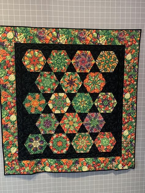 Stack N Whack or One Block Wonder Stack And Whack Quilts Tutorials, Stack And Wack Quilts, One Block Wonder Quilt, Stack And Whack Quilts, Stack N Whack Quilts, One Block Wonder With Panels, Stack And Whack Quilts Kaleidoscopes, One Block Wonder, Kaleidoscope Quilt