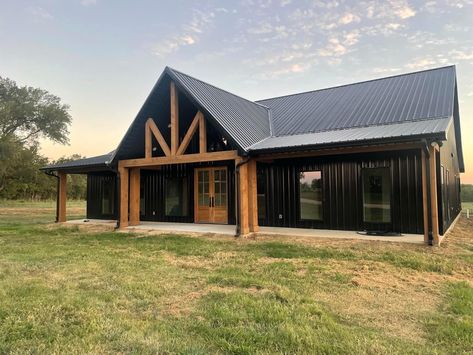 Black Pole Barn House, Small Metal Building Homes, Barn Dominium, Country Home Exterior, Metal Building House Plans, Black Barndominium, Black Houses, Metal Building Home, Barn House Design