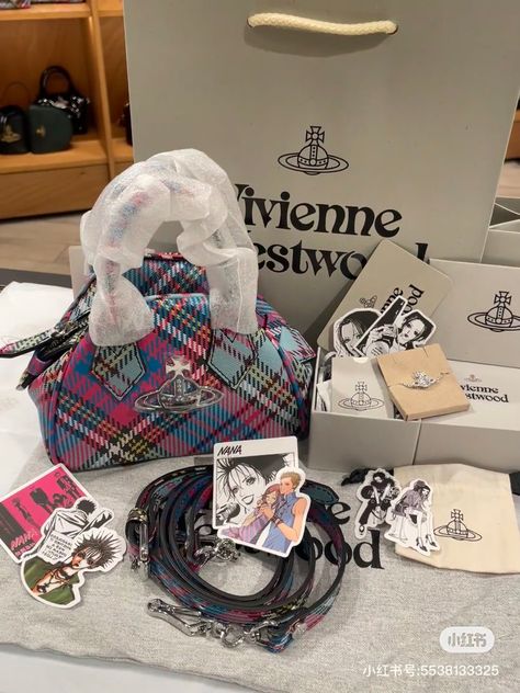 Vivienne Westwood Store, Vivienne Westwood Purse, Vivienne Westwood Bag, Vivienne Westwood Bags, Vivienne Westwood Jewellery, Nana Osaki, Luxury Bags Collection, Handbag Essentials, Cute Handbags