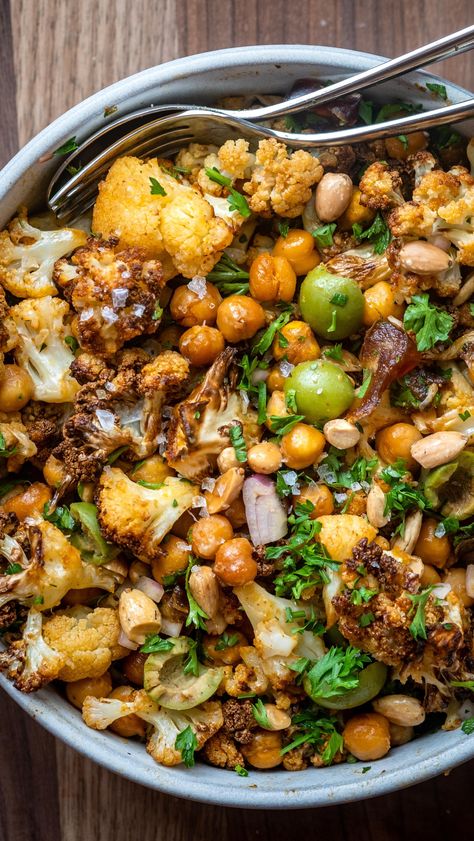 French Recipes Vegetarian, Easy Healthy Comfort Food, Vegetarian French Recipes, Chickpea Dinner Recipes, Chickpea Pasta Recipes, Wandering Chickpea, Salad With Dates, Onion Pasta, Roasted Cauliflower Salad