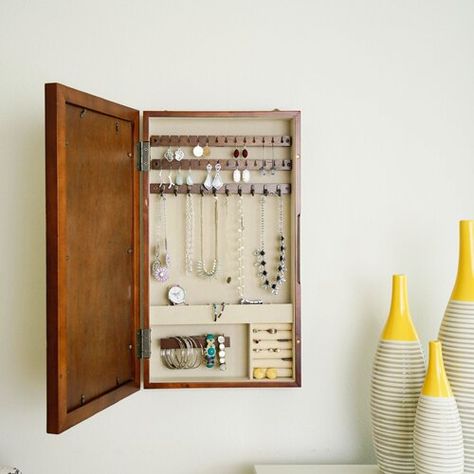 Cabinet Doors Repurposed Diy, Vanity Nook, Cabinet Doors Repurposed, Jewellery Cabinet, Collage Jewelry, Dressing Table Ideas, Home Organizing Ideas, Vanity Dressing Table, Antique Armoire