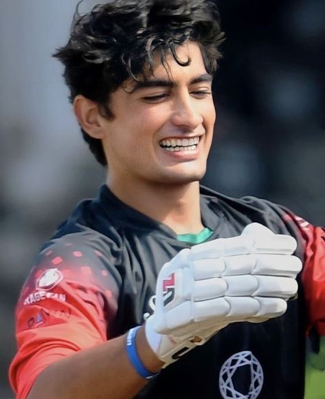 Naseem Shah Pictures, Naseem Shah Wallpaper, Nassem Shah, Naseem Shah Aesthetic, Naseem Shah Cricketer, Aesthetic Quotes For Instagram, Cute Aesthetic Quotes, Pakistani Wallpaper, Cute Quotes Aesthetic