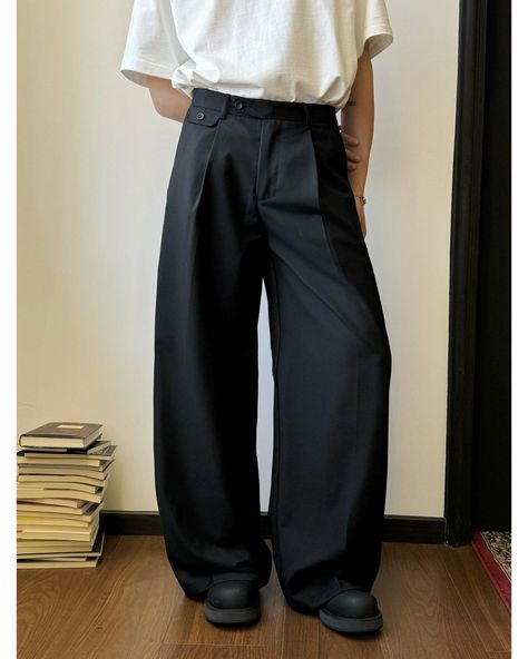 Nine Drape Pleated Trousers • Discover Trending Men's Fashion From Asia • Collection: Nine's Closet . . #koreanfashion #streetwear #outfitidea #styleinspo #mensfashion Suit Pants Outfit, Chinese Fashion Street, Street Fashion Style, Textured Jacket, Street Fashion Men Streetwear, Brown Outfit, Korean Street, Pleated Trousers, Cool Outfits For Men