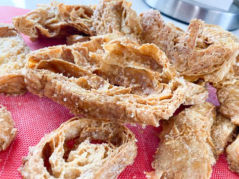 Croissant Brittle - The Best Cookie You Will Ever Eat Croissant Brittle, Croissant Cookie, Easy To Make Cookies, Cookies Party, Brittle Recipes, Diy Food Gifts, Croissant Recipe, School Breakfast, Sweet Breads