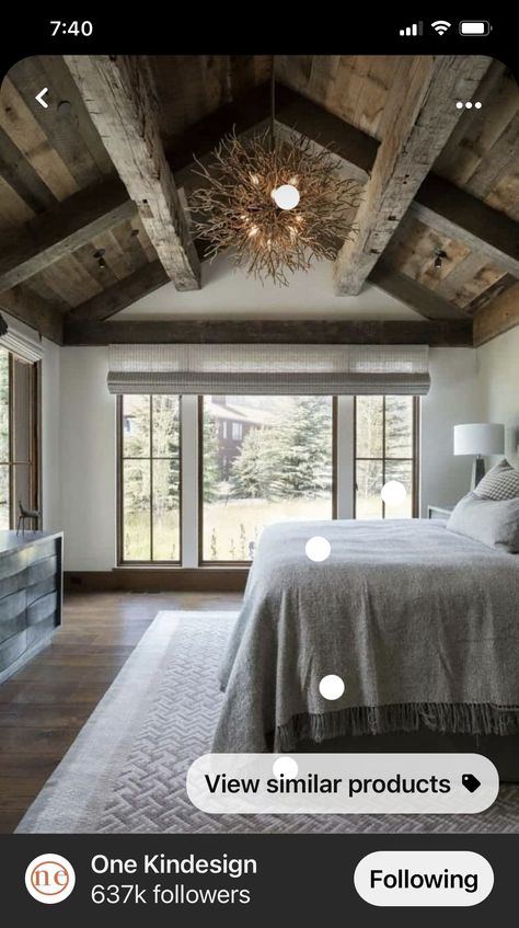 Rustic Mountain Homes, Office Wood, Rustic Home Interiors, Mountain Backdrop, Wooden Ceiling, Living Room Decor Rustic, Casa Country, Rustic Home Design, Interior Modern