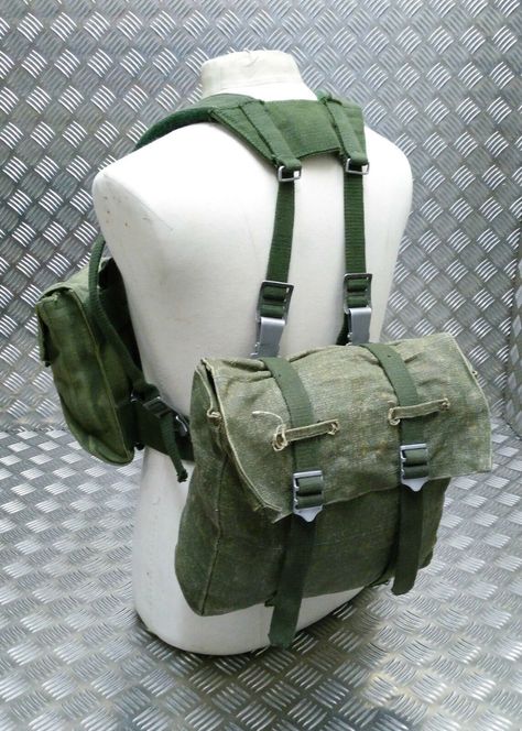 Genuine Vintage Army Webbing Set / Battle Pack Belt And Pouches Heavy Canvas G2 | eBay Sweden Clothing, Urban Clothes, Belt Harness, Tactical Truck, Military Accessories, Ceramic Frogs, Portrait Photography Men, Utility Pouch, Webbing Belt