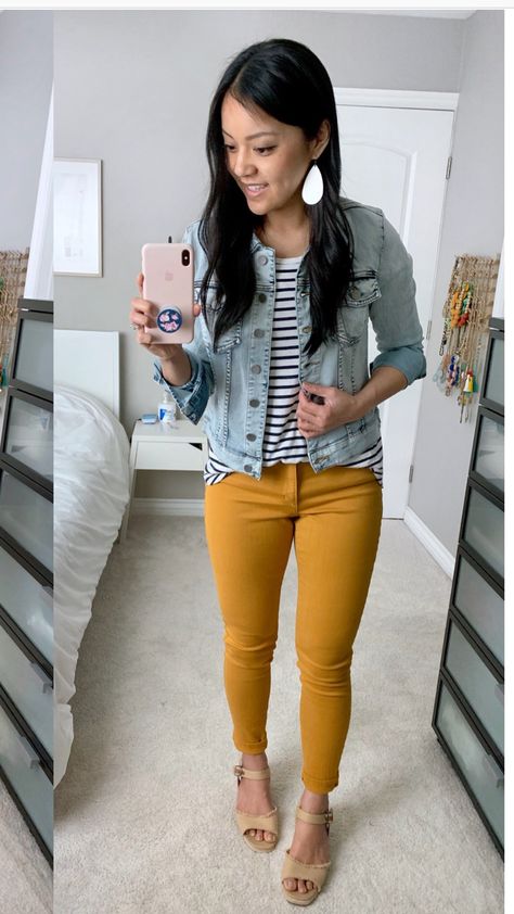 Mustard Pants Outfit, Colored Jeans Outfits, Yellow Pants Outfit, Mustard Jeans, Colored Pants Outfits, Fall Prep, Mustard Pants, Colorful Pants, Boho Rock