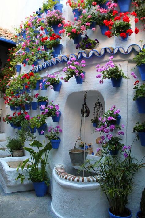 41 Beautiful Vertical Flower Garden Pictures | Balcony Garden Web Flower Garden Pictures, Beautiful Exterior, Balcony Flowers, Small Patio Garden, Flower Tower, Aesthetic Garden, Balcony Plants, Garden Aesthetic, Outdoor Flowers