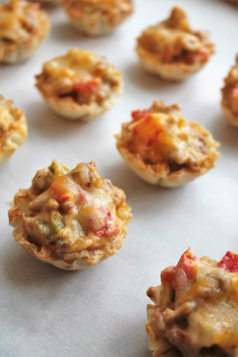 Sausage Phyllo Cup Appetizers, Sausage Cups, Cup Appetizers, Philo Dough, Phyllo Shells, Sausage Bites, Sausage Appetizers, New Years Appetizers, Party Snacks Easy