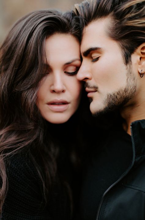 Close Up Photography Face Couples, Couple Close Up Pose, Close Up Couple Photoshoot, Monaco Photography, Couple Portrait Photography, Wedding Couple Pictures, Lifestyle Photoshoot, Romantic Couple Poses, Portrait Couple