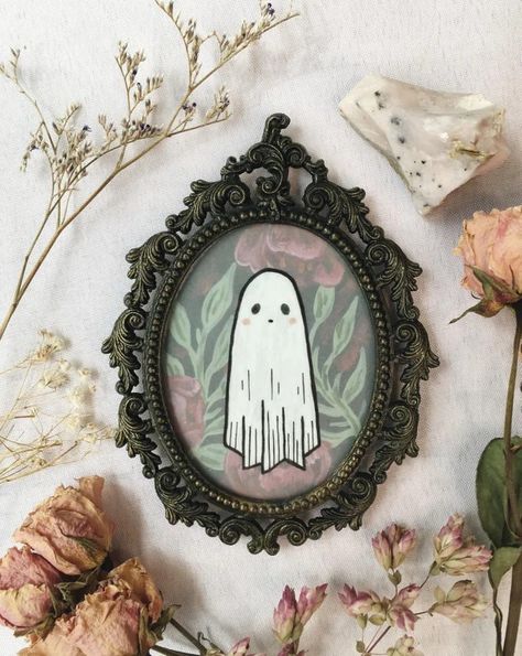 Oddities Decor, Victorian Halloween, Floral Ghost, Wooden Welcome Signs, Artist Branding, Polymer Clay Diy, All Might, Vintage Frame, Halloween Inspiration