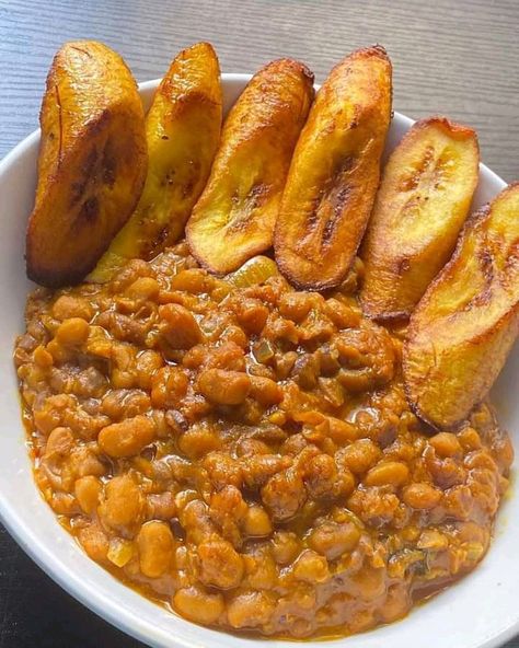 Fried Plantain, Nigeria Food, African Recipes Nigerian Food, Africa Food, Cooking Recipes Healthy, Nigerian Food, Healthy Food Dishes, Food Spot, Food Babe