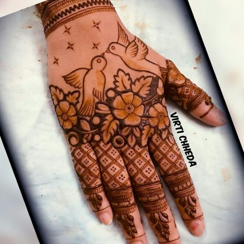 Birds Mehndi Design, Bird Mehendi Design, Bird Henna Designs, Bird Mehndi, Tattoo Design Sketches, Mehndi Pictures, Bird Tattoo Design, Engagement Henna, Small Henna