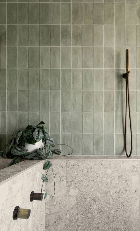 Bathroom Wall Coverings, Bathroom Design Inspiration, Downstairs Bathroom, Bathroom Inspiration Decor, Upstairs Bathrooms, Hus Inspiration, Green Tile, Bath Room, Green Bathroom