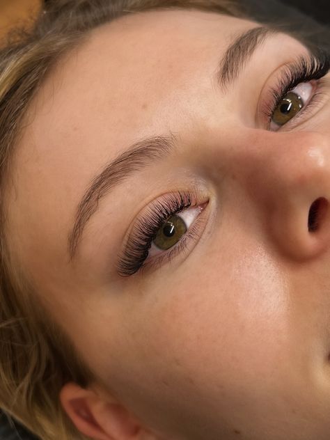 Lady with beautiful natural lash extensions. Short Eyelash Extensions, Lashing Techniques, Eye Lashes Extensions, Lash Ideas, Lash Maps, Natural Fake Eyelashes, Lash Extentions, Lash Lifts, Lashes Fake Eyelashes