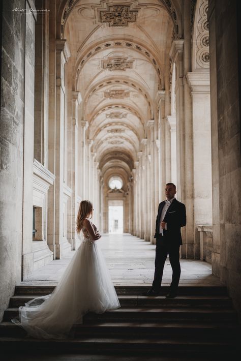 Arch Photography, Paris Wedding, Louvre Paris, Photo Couple, Wedding Arch, Walkway, Pre Wedding, Wedding Photos, Arch