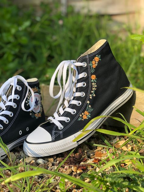 Embroidered Black Converse, Converse Embroidery, Converse Design, Cute Converse Shoes, Black High Top Converse, Embroidered Converse, Cute Converse, Embroidery Shoes, Black Converse