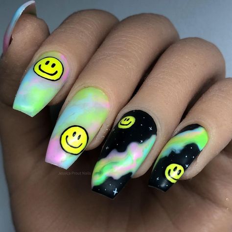 Rave Nails Festivals, Grunge Nails Acrylic 90s, Crazy Acrylic Nails, Gel Nails Design, Rave Nails, Neon Acrylic Nails, Art Designs Ideas, Dragon Sketch, Edgy Nails