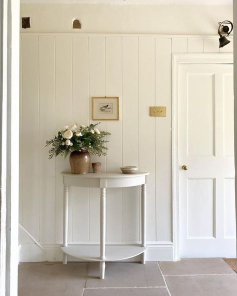 Country Cottage Hallway, Pointing Farrow And Ball Hallway, Farrow Ball Pointing, Farrow And Ball Pointing, Pointing Farrow And Ball, Farrow And Ball Hallway, Cottage Hallway, Central Hall, Cabinet Detailing