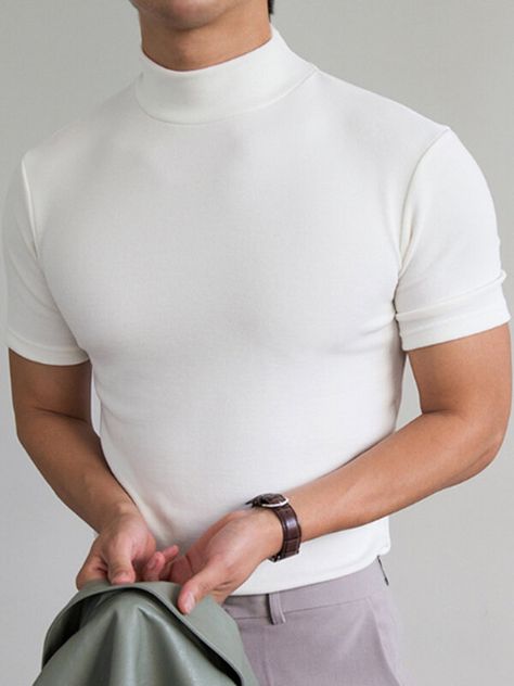 Turtleneck T Shirt, Summer Basics, Summer Workout, Herren Outfit, Tee Shirt Homme, Basic Tops, High Collar, Casual T Shirts, Workout Shorts