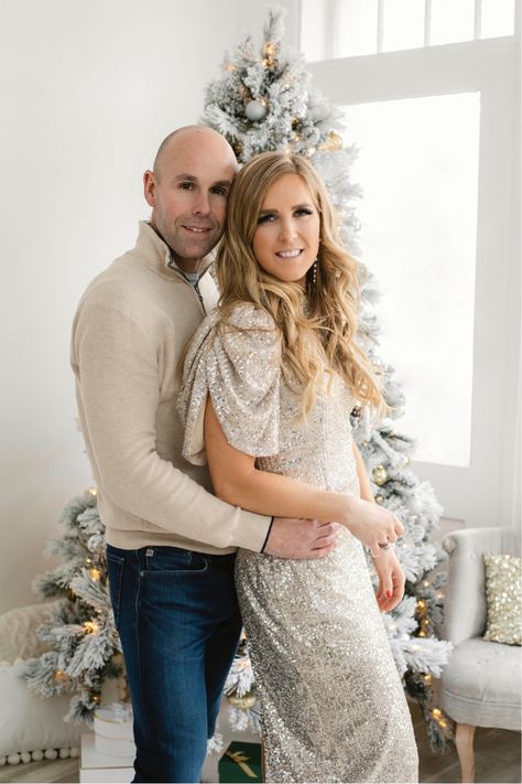 Couple photo shoot, neutral Christmas outfits, Christmas family photos Family Christmas Photo Ideas, Photo Ideas Christmas, Family Holiday Outfits, Neutral Christmas Tree, Sequin Outfits, Holiday Photos Outfits, Christmas Photo Ideas, Christmas Outfit Men, Christmas Tree Gold