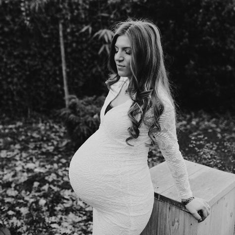 What Not to Say to a Pregnant Bride Wedding Dress For Pregnant, Wedding Dress For Pregnant Bride, Pregnant Brides, Big Pregnant, Dress For Pregnant, Spring Maternity Outfits, Pregnancy Belly Photos, Cute Maternity Dresses, Pregnant Bride