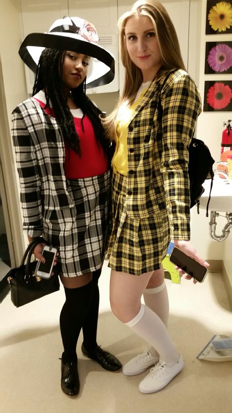 Cher and Dionne #cluless #halloween Cher And Dionne Costume, Cher Costume, Cher And Dionne, Halloween Costume Outfits, Halloween Inspo, Spirit Week, Fantasias Halloween, Roblox Fits, Girls Socks