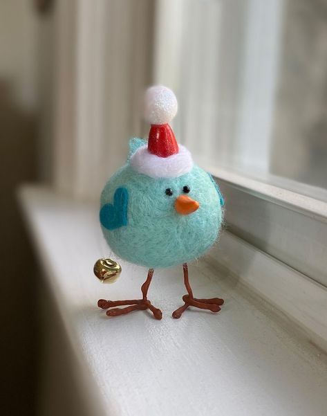 Felted Balls Ideas, Needle Felt Christmas Decorations, Needle Felted Baubles, Felted Christmas Balls, Needle Felting Art, Cute Needle Felting Ideas, Foam Ball Crafts, Christmas Needle Felting Ideas, Needle Felting Cute