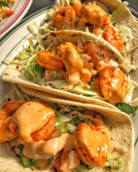 Extreme Food, Shrimp Tacos, Food Goals, Food Obsession, Chicken Dinner Recipes, Interesting Food Recipes, Pretty Food, Food Cravings, I Love Food