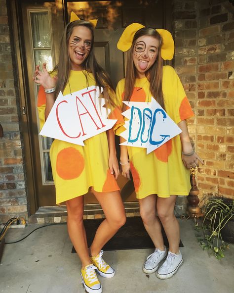 Cat Dog Costume :) Girlfriend Group, Best Friend Costumes, Best Couples Costumes, Friend Costumes, Matching Halloween Costumes, Bff Halloween Costumes, Best Friend Halloween Costumes, Halloween Coustumes, Duo Halloween Costumes