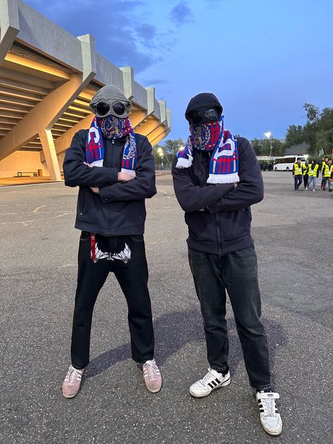 Football Hooliganism, Ultra Casual, Ultras Football, Football Casuals, Cyberpunk Fashion, Football Outfits, Sports Cars Luxury, Casual Style, Winter Outfits