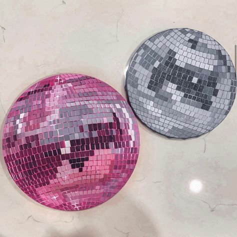 Painted Disco Ball Canvas, How To Paint A Mirrorball, Mirrorball Painting Tutorial, Diy Disco Ball Painting, Disco Ball Paintings, Disco Ball Canvas Painting, How To Draw With Highlighters, Disco Ball Painting Tutorial, Paint A Disco Ball