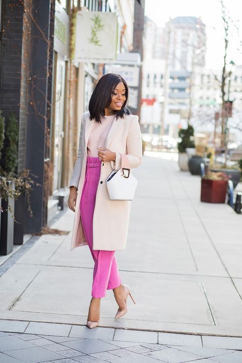 stella-adewunmi-shares-a-chic-way-to-wear-pink-for-valentines-day Work Outfits Frauen, Fashionable Work Outfit, Professional Dress, Corporate Fashion, Classy Work Outfits, Cute Winter Outfits, Professional Attire, Pink Pants, Working Woman