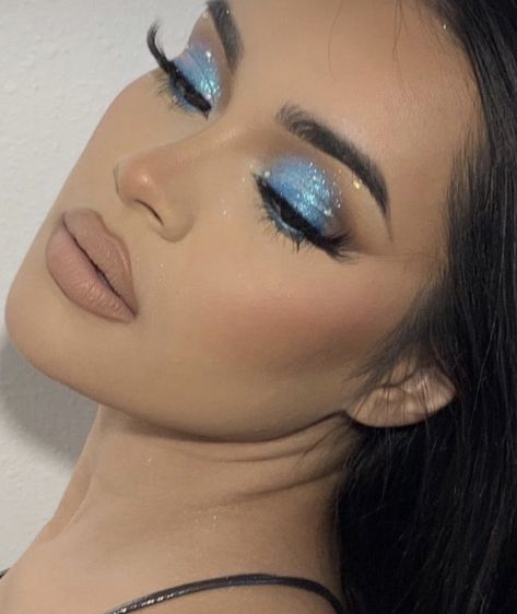 Silver Eyeshadow Looks, Cinderella Makeup, Blue Eyeshadow Makeup, Competition Makeup, Blue Makeup Looks, Prom Eye Makeup, Prom Makeup Looks, Dope Makeup, Glamour Makeup