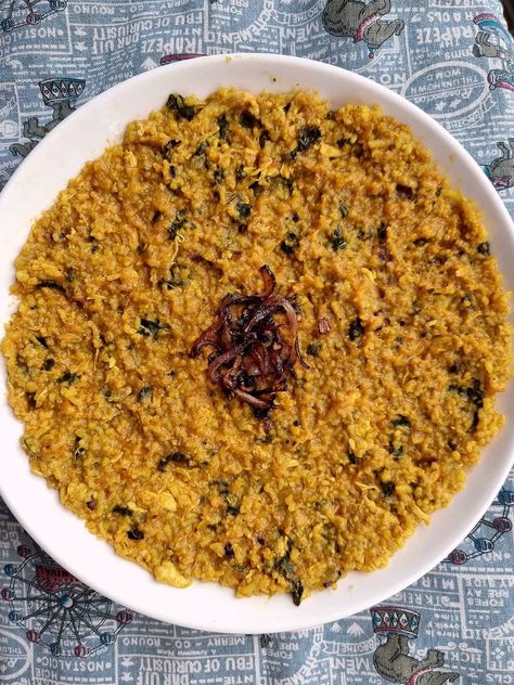 Madrouba is a Khaleeji Arabian rice-like porridge with overcooked rice, shredded chicken, tomatoes, and aromatic herbs & spices; Arabian Rice, Overcooked Rice, Chicken Tomatoes, Rice Porridge, Herbs Spices, Rice Dish, Tasty Healthy, Food Garnishes, Recipe Board