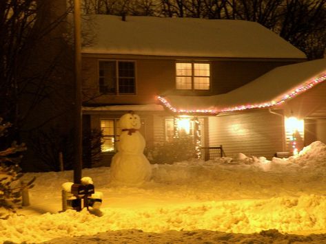 8 foot snowman | This was taken on Christmas night. There we… | Flickr Dreamcore Christmas, Christmas Nostalgia 2000s, Midwest Christmas, Christmas Core, Nostalgic Winter, Out Building, Christmas Nostalgia, Nostalgia 2000s, Large Sculpture