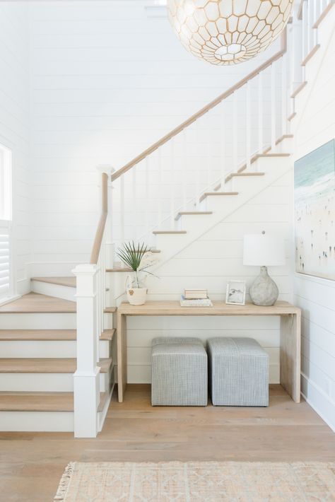 Coastal Stairs Design, Beach House Entrance Entryway, Staircase In Entryway, Coastal Dream Home, Beachy Modern House, Hamptons Cottage Interior, Beach House Inspo Interior Design, Beach House Entry Way, Modern Coastal Staircase