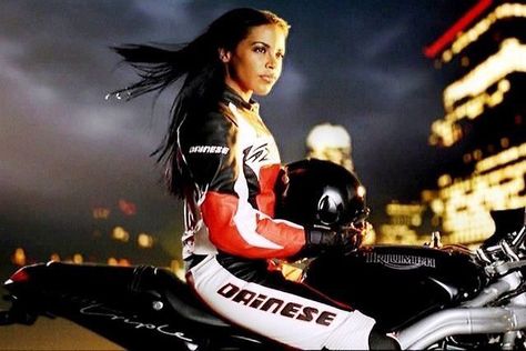 Aaliyah more than a woman Aaliyah Singer, Aaliyah 90s, Rip Aaliyah, Aaliyah Pictures, Aaliyah Style, Aaliyah Haughton, Motorcycle Suit, Hair Magazine, 90s Aesthetic