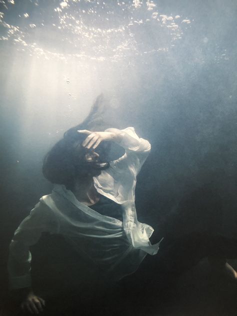 Wasteland, Baby! promo pictures Wasteland Baby Album Cover, Hozier Underwater Photoshoot, Hozier Album Cover Wallpaper, Hozier Poster Print, Hozier Underwater, Wasteland Baby Wallpaper, Hozier Artwork, Hoizer Wallpaper, Hozier Photoshoot