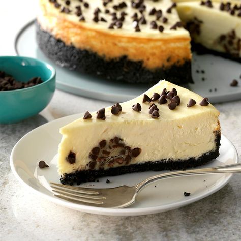 Chocolate Chip Cookie Dough Cheesecake Chocolate Chip Cookie Dough Cheesecake, Cheesecake Factory Copycat, Eggless Cookie Dough, Cookie Dough Cheesecake, Cheesecake Factory Recipes, Best Cheesecake, Cheesecake Factory, Chocolate Chip Cookie Dough, Cheesecake Recipe