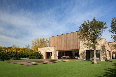 New Catalan House Inspired by the Old Farm Buildings Family Dining Rooms, Spain Photography, Exposed Concrete, Farm Buildings, Open Layout, Contemporary House Design, Old Farm, Premium Wordpress Themes, Best Wordpress Themes