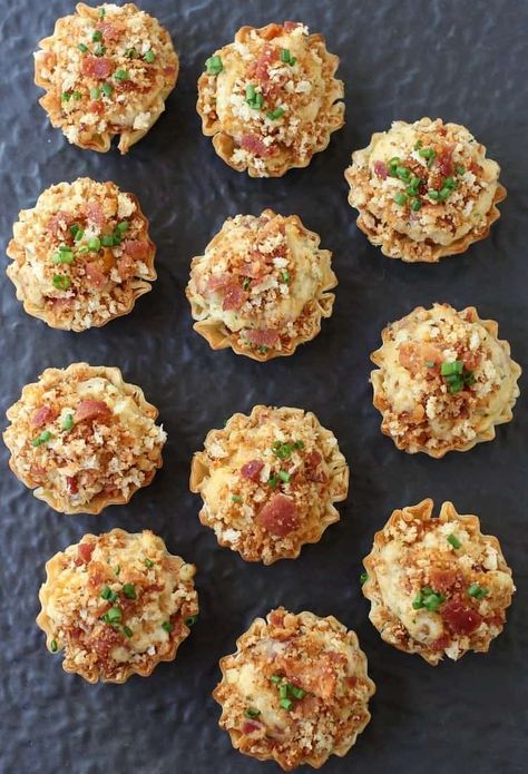 Clam Appetizers, Ball Food, Clams Casino, Thanksgiving Appetizer, Fest Mad, Fancy Dishes, Breakfast Bread, Seafood Appetizers, Amazing Appetizers