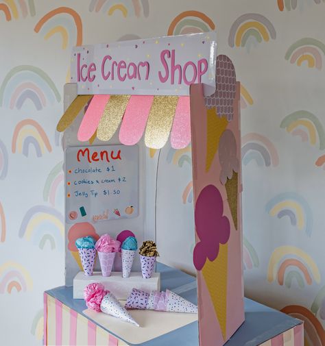 Diy Cardboard Store For Kids, Cardboard Shop Diy, Ice Cream Shop Dramatic Play Preschool, Cardboard Crafts Ice Cream, Craft Ice Cream, Cool Crafts For Kids, Craft Ideas With Paper, Diy Karton, Ideas With Paper