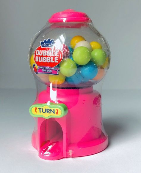 Mini Gumball Machine, Hot Pink Candy, Made In 2005, Gum Machine, Bubble Gum Machine, Giant Bubbles, Birthday Presents For Friends, Dubble Bubble, Catering Ideas