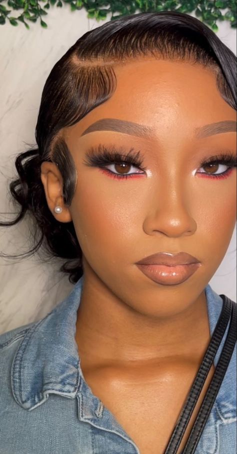 Birthday Inspo Makeup, Simple Makeup Looks Birthday, Hoco Makeup Black Women, Cute Soft Glam Makeup Looks, Grad Makeup Ideas, Pop Of Color Under Eye Makeup Black Women, Simple Makeup For A Black Dress, Blue Natural Makeup Looks, Easy Bold Makeup Looks