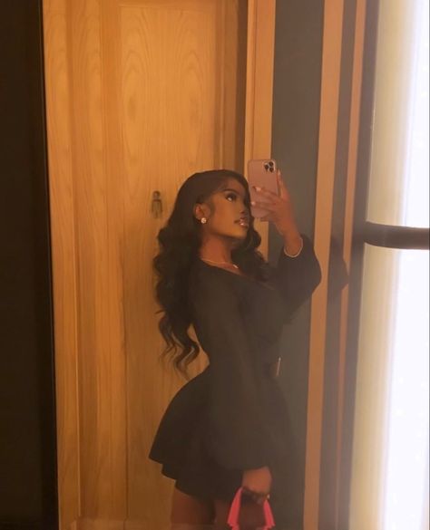 @yvonnecartier_ Baddie Black Dress, Black Skin Tight Dress Mini, Black Dress Mirror Pic, Dark Skin Mirror Pic, December Outfits, Pretty Darkskin Girls Aesthetic, Glam Photoshoot, Teenage Girl Outfits, Romantic Outfit