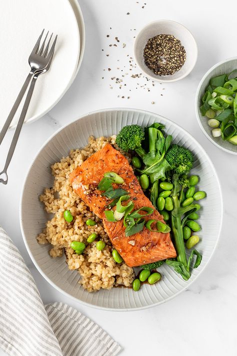 Brown Rice And Salmon, Salmon Rice Green Beans, Salmon With Brown Rice, Brown Rice Meals, Salmon And Edamame, Garlic Brown Rice, Salmon And Brown Rice, Salmon Edamame, Salmon Brown Rice