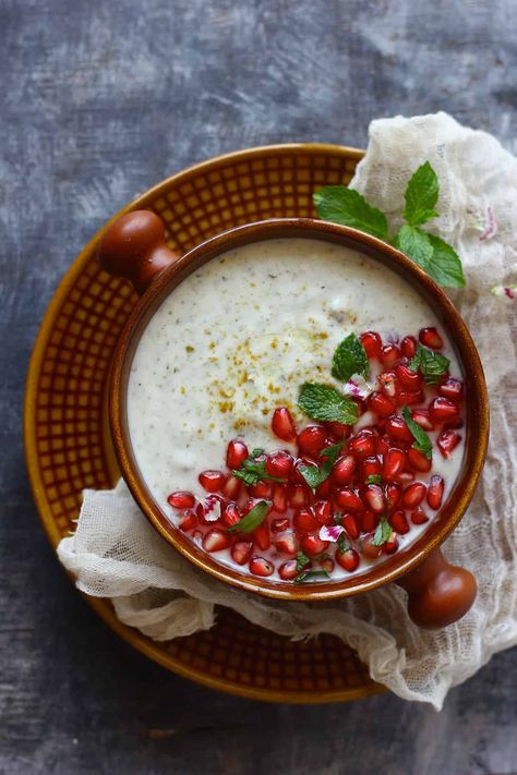 Pomegranate Raita is a delicious raita recipe prepared with mint, curd and pomegranate. Learn how to make anar ka raita in a few simple steps. Mint Raita Recipe, Raitha Recipes, Indian Raita, Mint Raita, Raita Recipe, Indian Side Dishes, Indian Meal, Dreamy Decor, Bengali Food